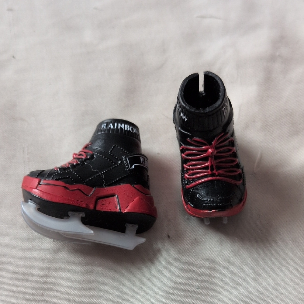 Rainbow High Winter Break Ruby Anderson Doll Outfit Replacement Ice Skates Shoes